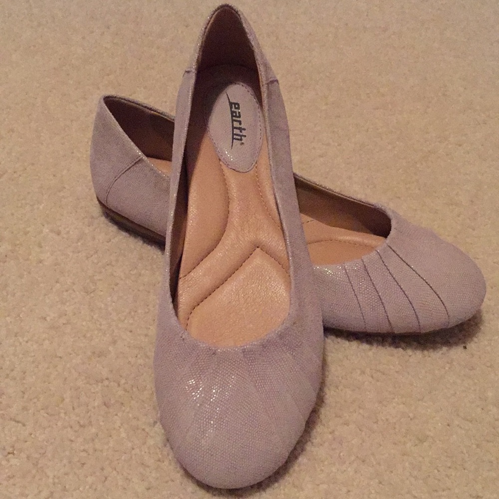 NWOT Earth Brand flats
